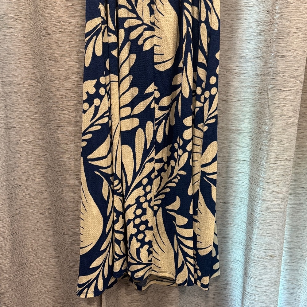 H&M Blue and Cream Leaf Print Midi Dress - Picture 7 of 7